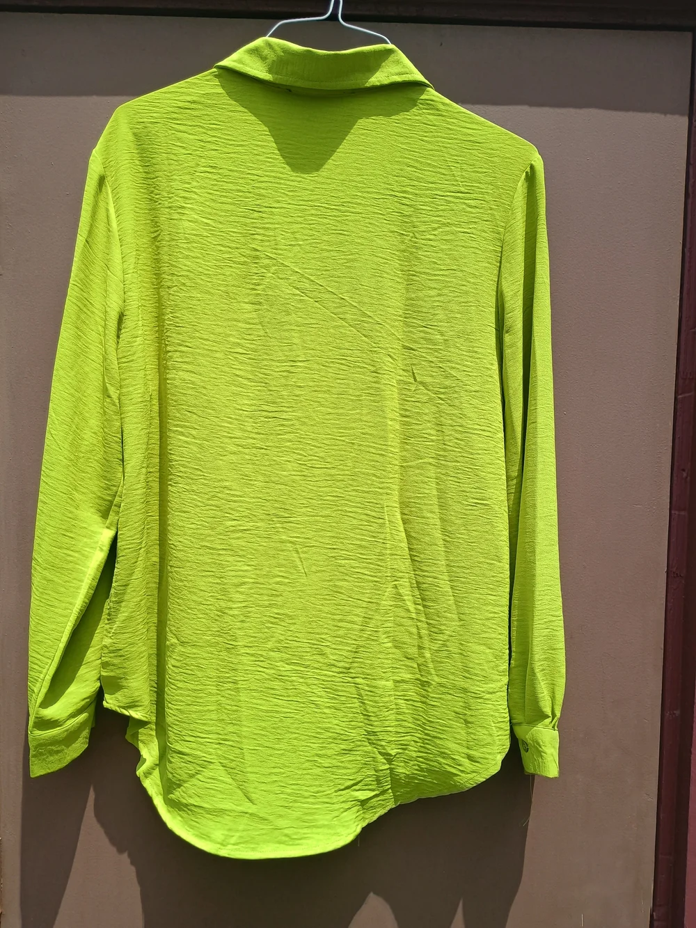 Green Button-Up Shirt with Front Pockets - Picture 3 of 3